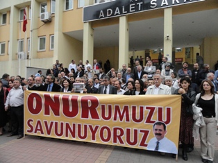 PROF.DR.ONUR HAMZAOĞLU’NUN DURUŞMASI 15 EYLÜL 2011 TARİHİNE ERTELENMİŞTİR