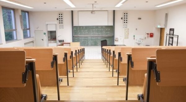 Üniversiteler Pandemi Tedbirleri Alınmadan Açıldı, Açılmaya Devam Ediyor