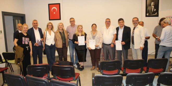 Dr. Okan Toygar’la “Hayatımız Güzeldir” Üzerine Söyleşi ve İmza Günü Adana Tabip Odasında Gerçekleştirildi Dr. Okan Toygar’la “Hayatımız Güzeldir” Üzerine Söyleşi ve İmza Günü Adana Tabip Odasında Gerçekleştirildi